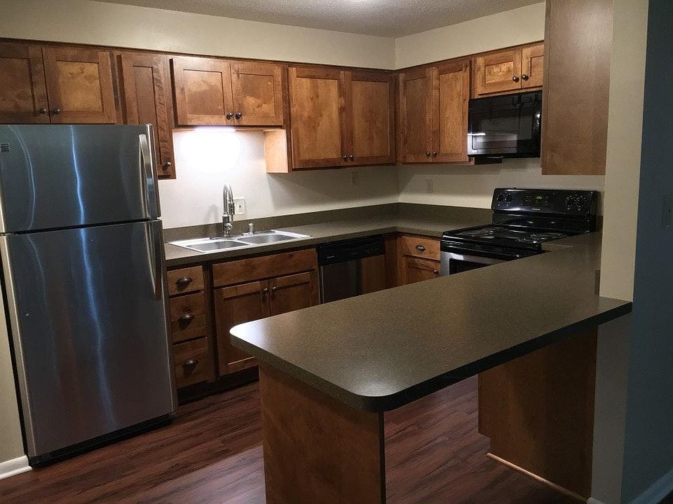 1st image of 2811 Pembroke Ln #B13
