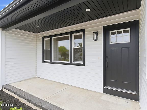 4th image of 30 Sherwood Lane