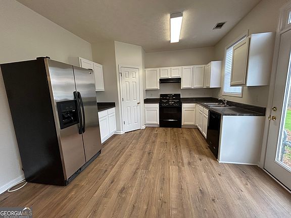 5th image of 3051 Kentmere Dr