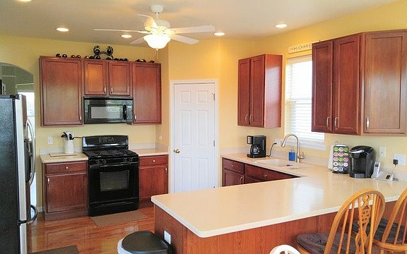 5th image of 807 Tall Grass Ln