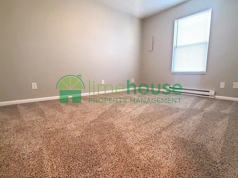 4314 Dunning Rd #4 — Photo 6