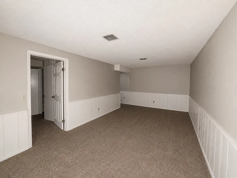 994 S Oakland Ct — Photo 25
