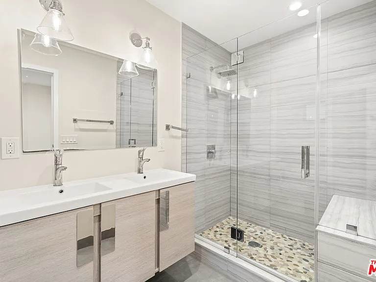 3921 Clayton Ave — Photo 31