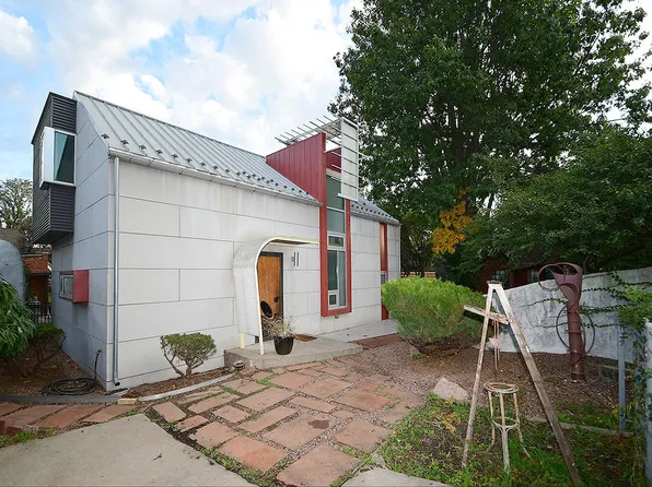 1018 S 36th St, Omaha, NE 68105