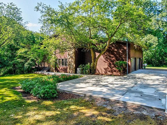 4th image of 2581 Covel Dr