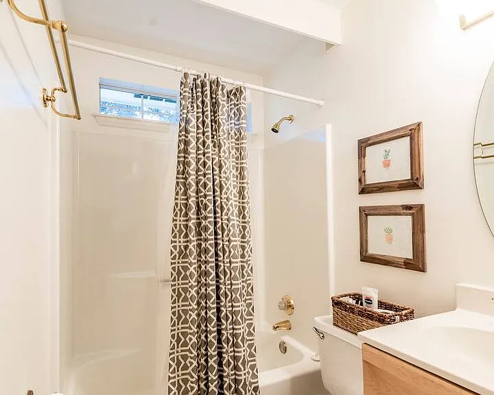810 Mill Creek Ln — Photo 10