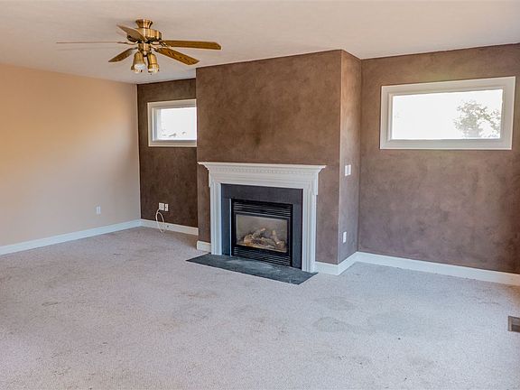 4th image of 2550 Oak Grv