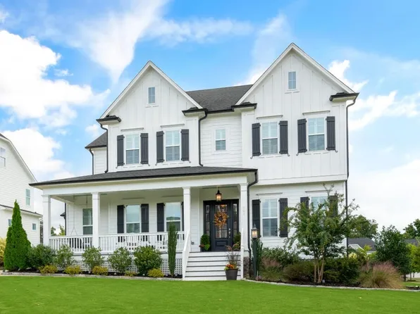 101 Splendid Oak Ct, Holly Springs, NC 27540