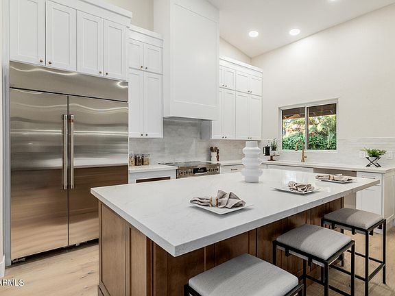 3rd image of 6811 E WINCHCOMB Drive