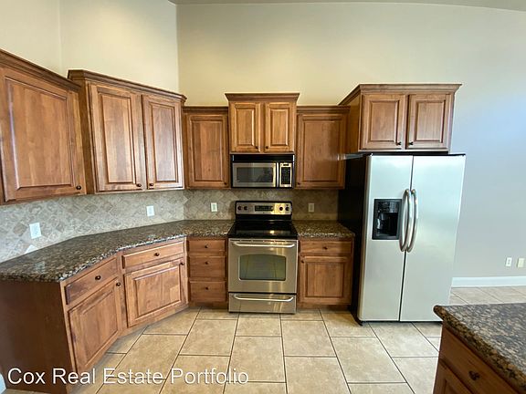 5th image of 716 E Mojave Dr