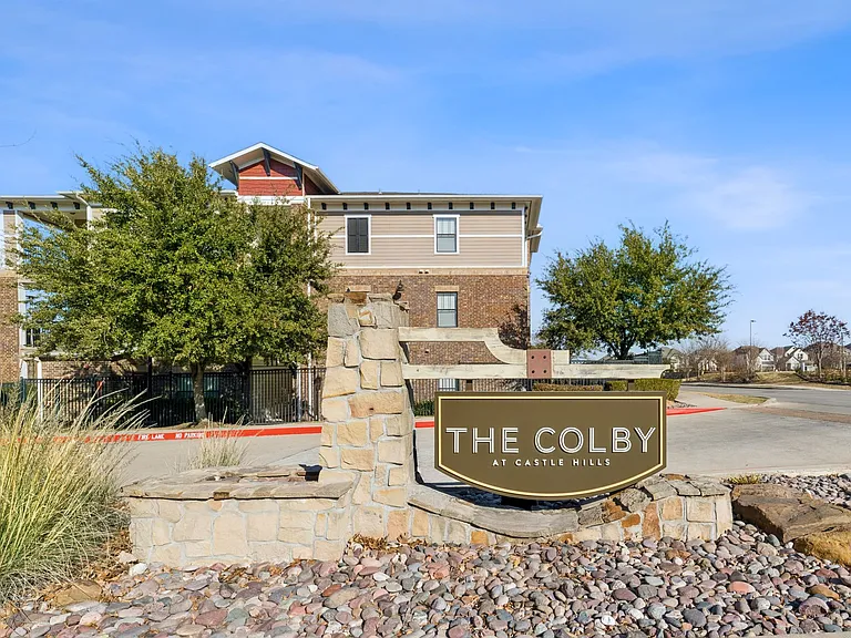 The Colby at Castle Hills — Photo 24