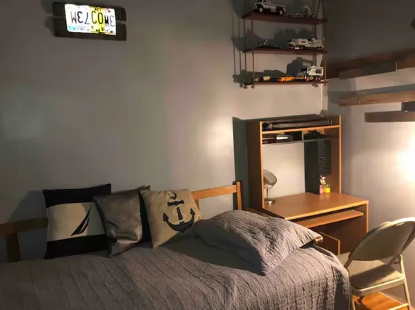 655 East 39th Street image 7 of 11