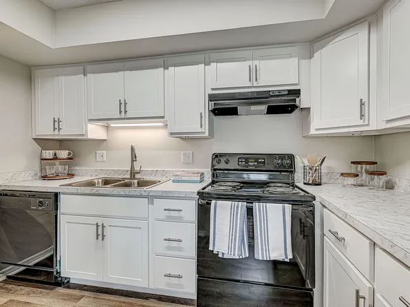 Stonehedge Apartments