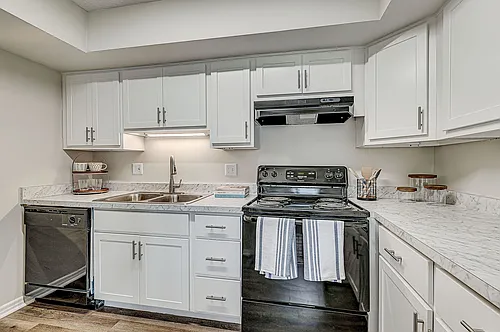 Stonehedge Apartments Photo 1