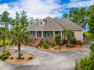 661 Becton Rd, Havelock, NC 28532