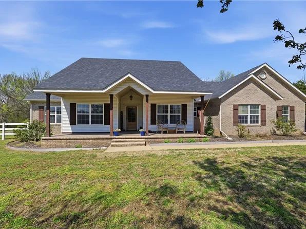 320 Lee Ann Way, Prairie Grove, AR 72753
