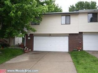 612 Oregon Trl, Lincoln, NE 68521