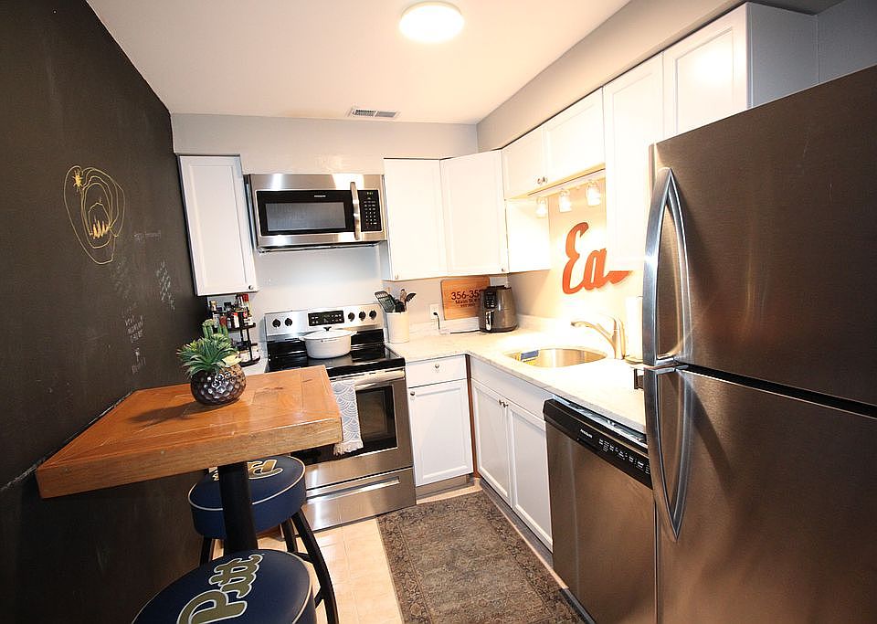 1st image of 3 Essex St #3G