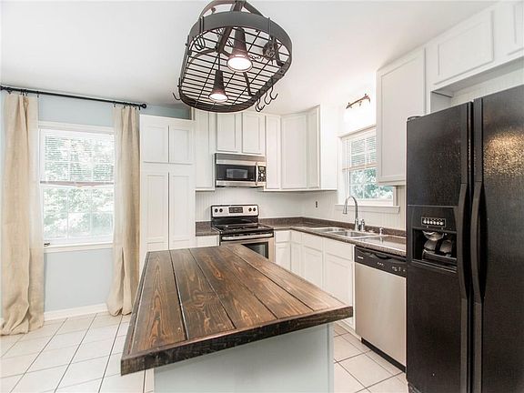 4th image of 5811 Brooklawn Dr