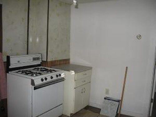 2nd image of 118 W High St
