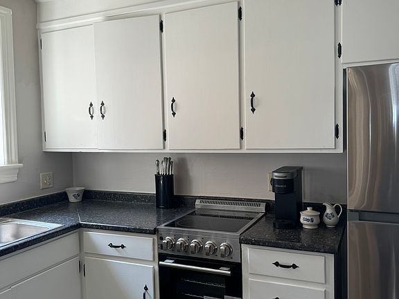2nd image of 124 Carlisle St APT 2