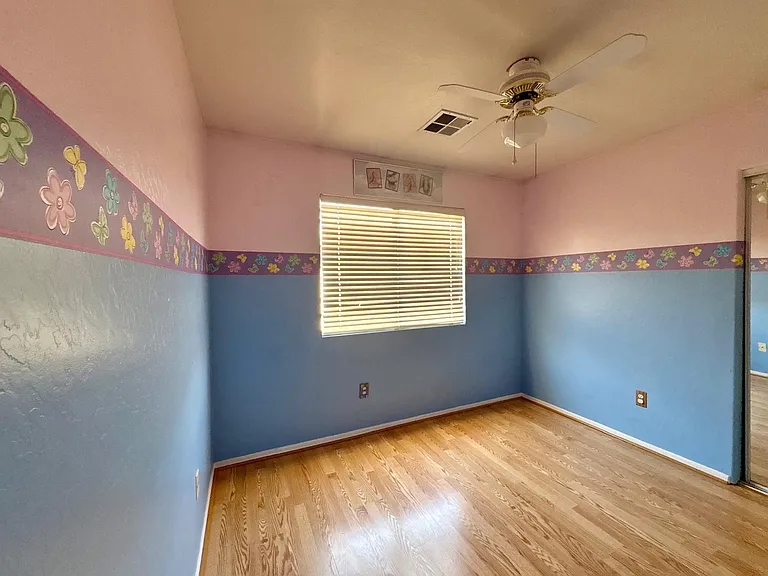 326 N Pioneer St — Photo 30