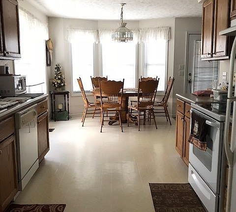 2nd image of 7041 Maize Dr