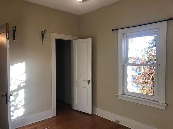 2nd image of 1118 W 3rd St
