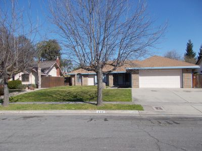 434 Hoover Avenue, Tulare, CA, 93274