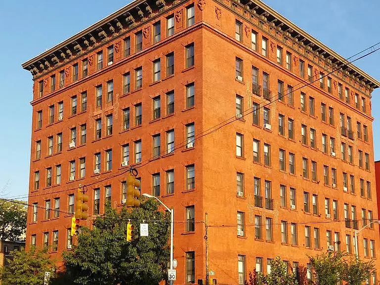 The Preston Apartments — Photo 1