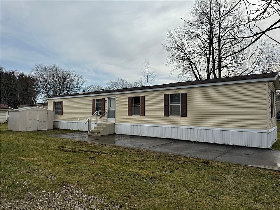 1st image of 110 Hawthorne Dr