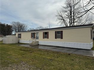 110 Hawthorne Dr, Albion, NY 14411