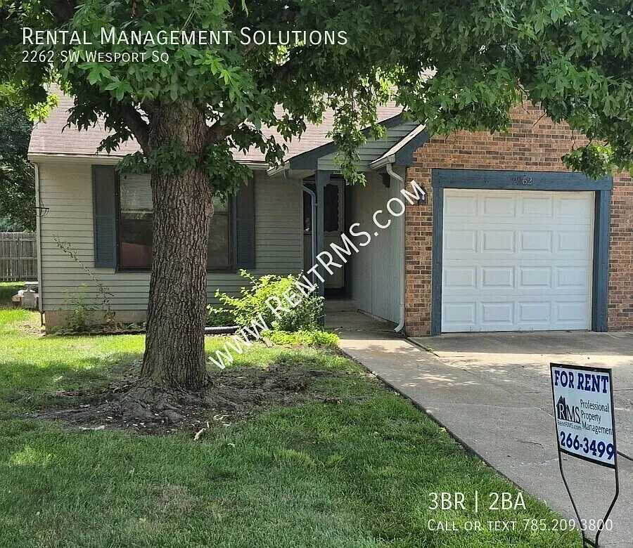2262 Sw Westport Square- 3 Bed/2 Bath — Photo 1