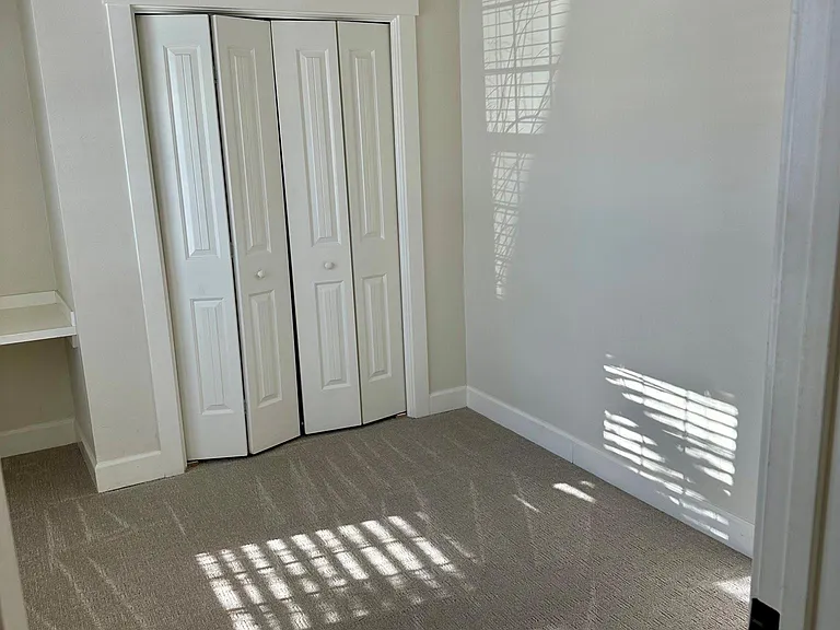 718 W Iowa St — Photo 27