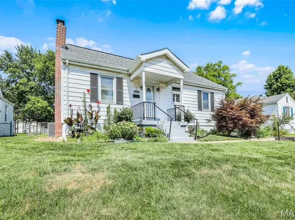 9505 Mackenzie Rd, Saint Louis, MO 63123