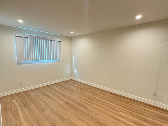 4th image of 5030 Whitsett Ave