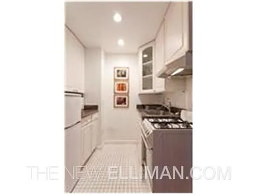 Rented by Douglas Elliman | media 16