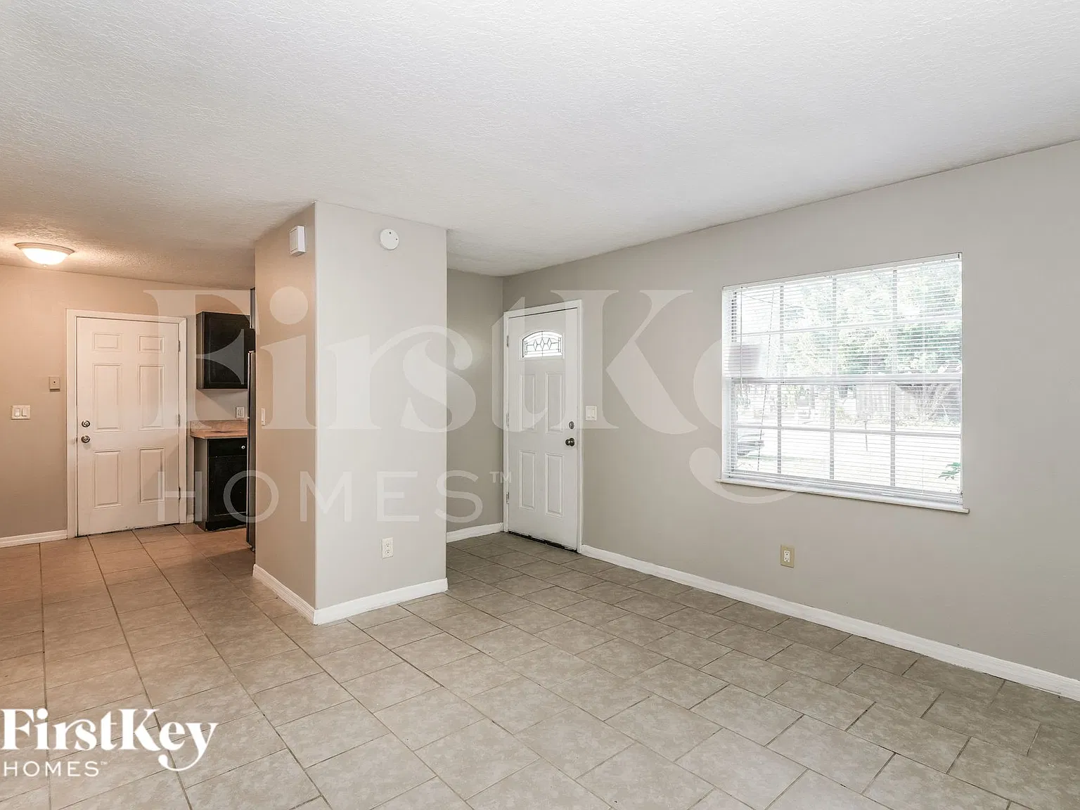 3 bed, 1.0 bath, 950 sqft, $2,180 — Photo 3
