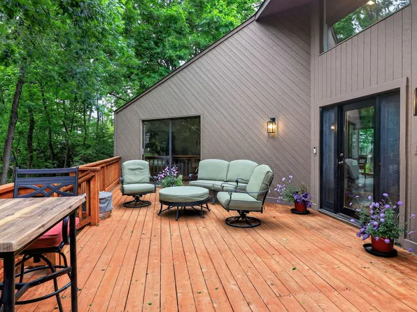 5337 Brookbank Rd, Downers Grove, IL 60515