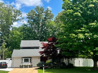 5409 Sideburn Rd, Fairfax, VA 22032