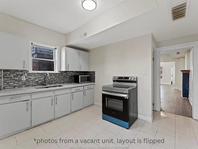 223 Gladstone Ave — Photo 9