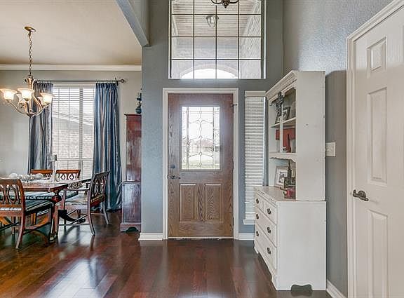 5th image of 2905 Saunter Ln
