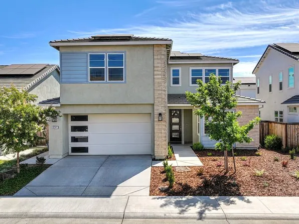 8341 Pinot Grigio St, Roseville, CA 95747