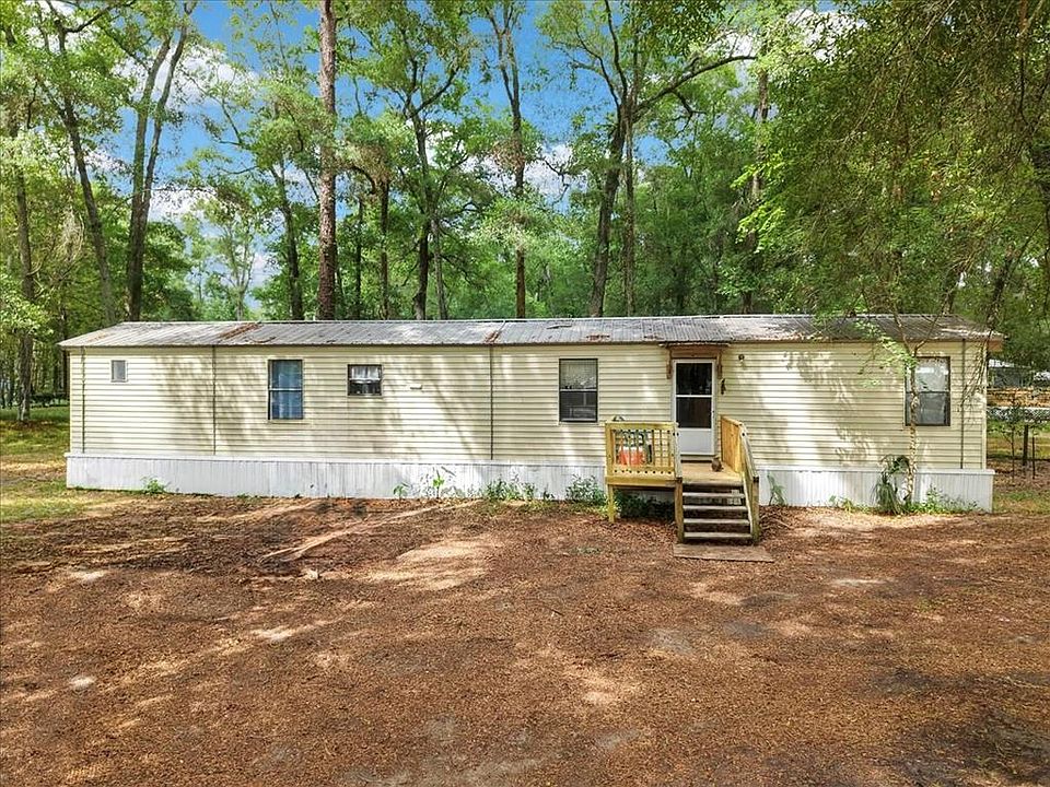 1st image of 901 NE Eleventh Ave