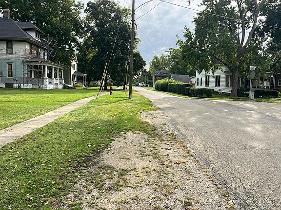 4th image of 140 E Genessee St