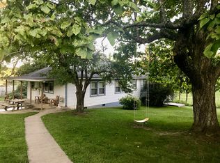 962 Glenview Rd, Crab Orchard, WV 25827