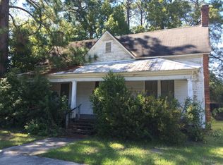 621 McDonald St, Waycross, GA 31503