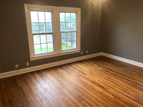 5th image of 712 E Broadway St