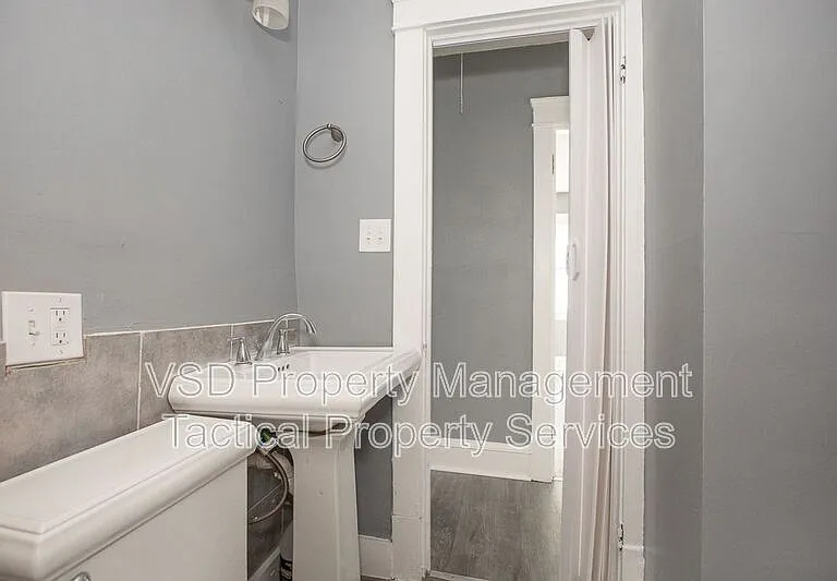 11429 Lardet Ave #UP — Photo 16