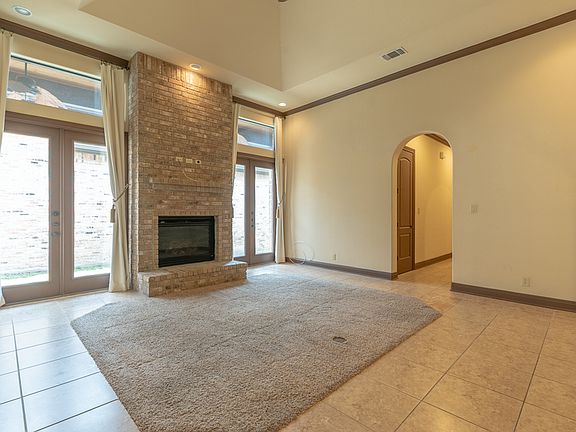 3rd image of 6 Rugby Ln